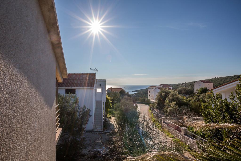 Apartment Srecko Vinišće Eksteriør billede
