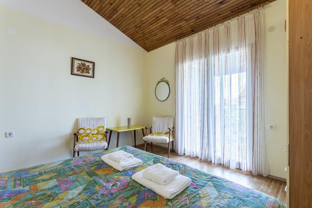 Apartment Srecko Vinišće Eksteriør billede