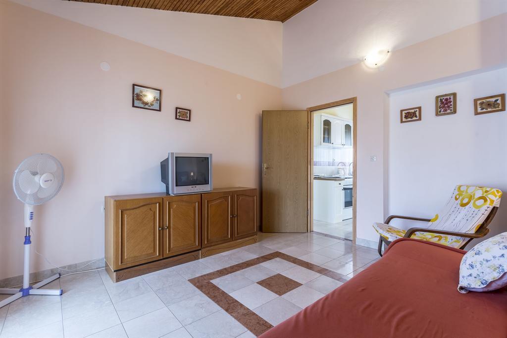 Apartment Srecko Vinišće Eksteriør billede
