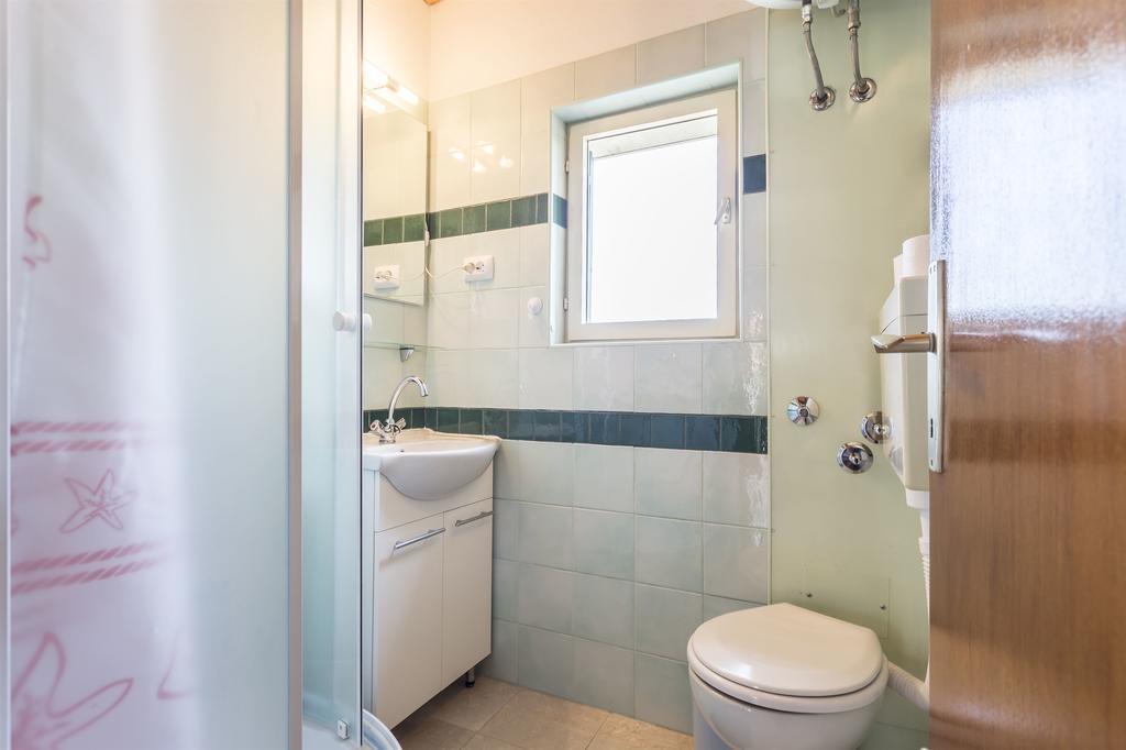 Apartment Srecko Vinišće Eksteriør billede
