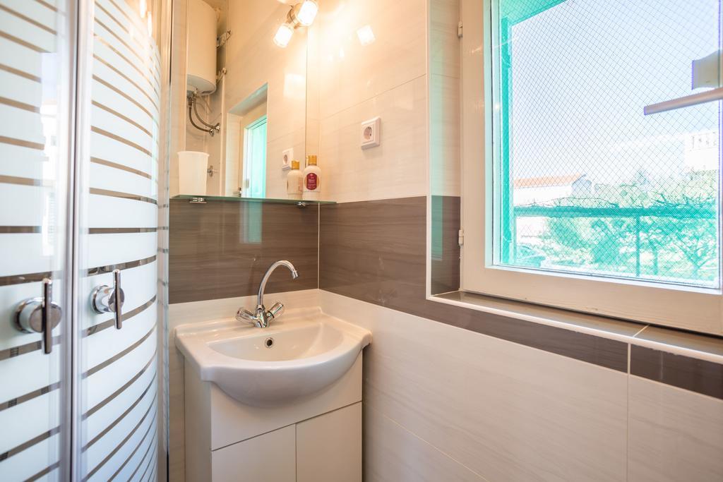 Apartment Srecko Vinišće Eksteriør billede